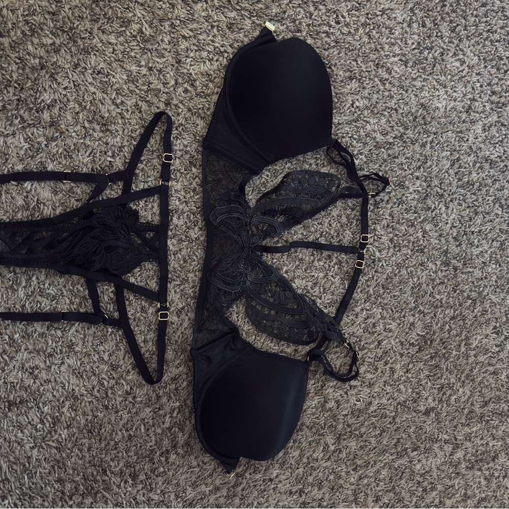 Elegant Black Butterly Lace Lingerie Set